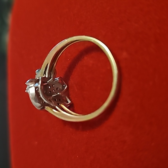 2.10 Ct Simulated Diamond 14k Gold/White Plated. - Picture 5 of 8